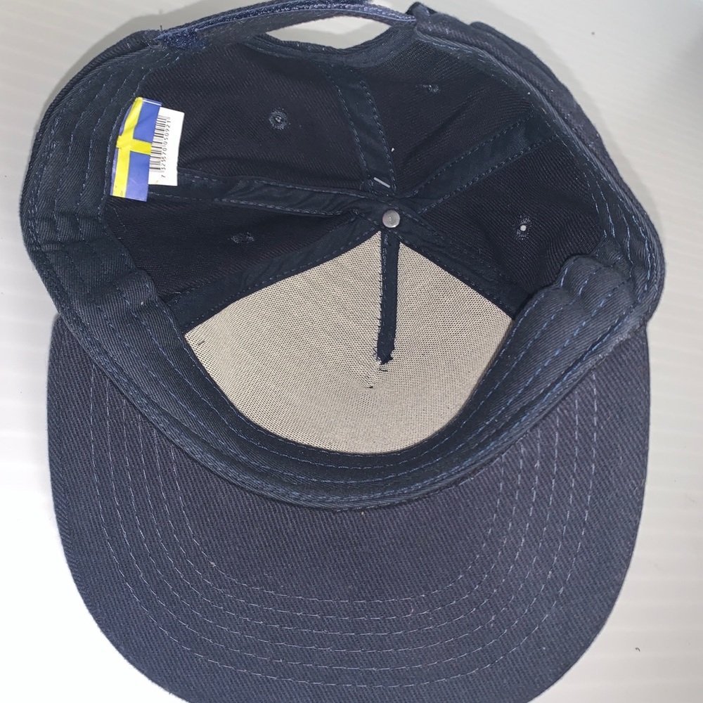Hat - Picture 2 of 7